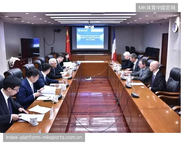 巴黎高层谋划大变局：出售替补球员以拓展财务空间，为俱乐部未来布局铺路